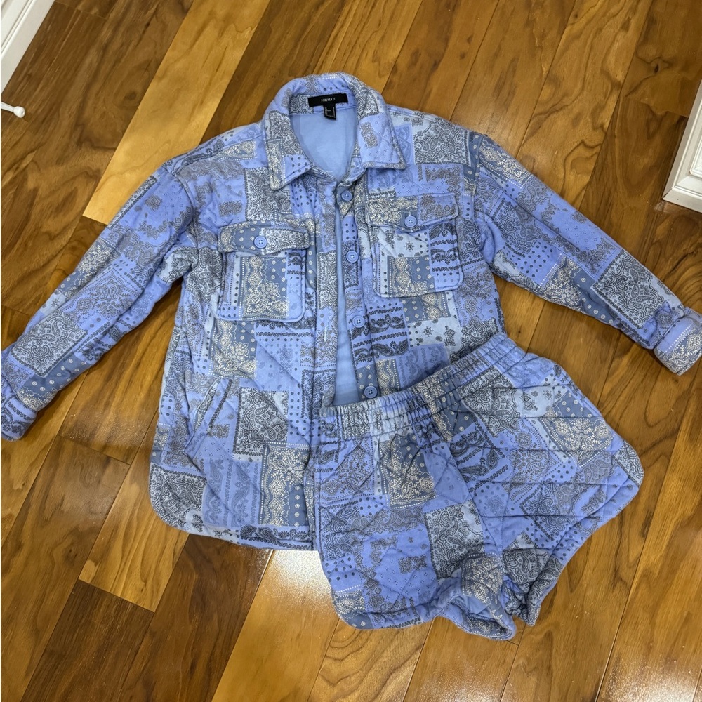 Forever 21 Quilted Jacket & Shorts Set - Picture 2 of 10